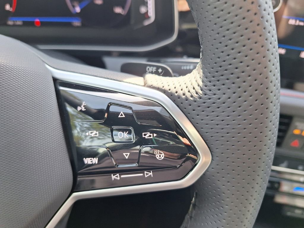 Used 2025 Volkswagen Jetta GLI Autobahn image 14