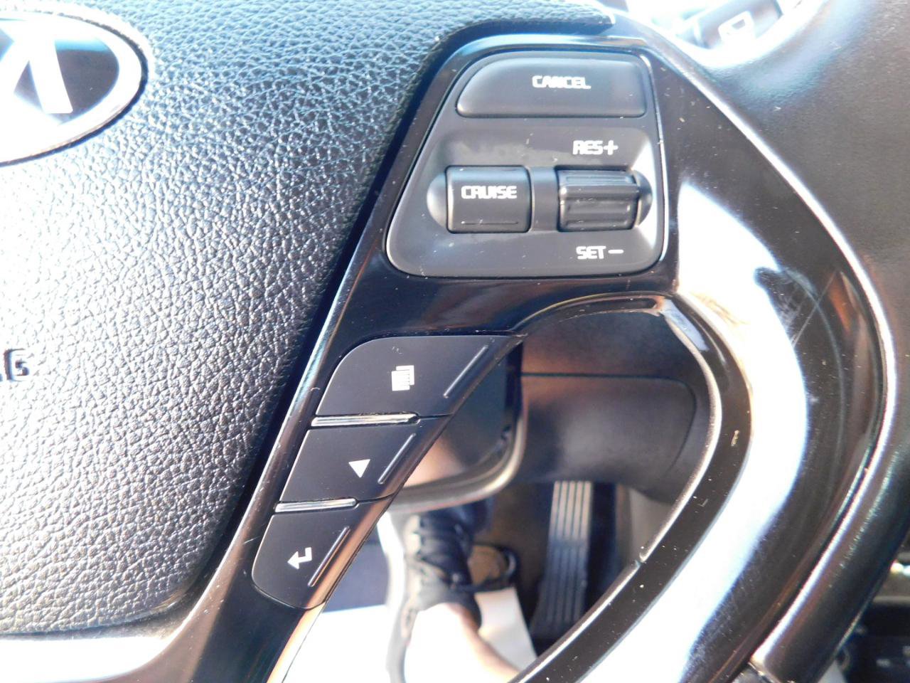 Used 2017 Kia Forte EX image 11