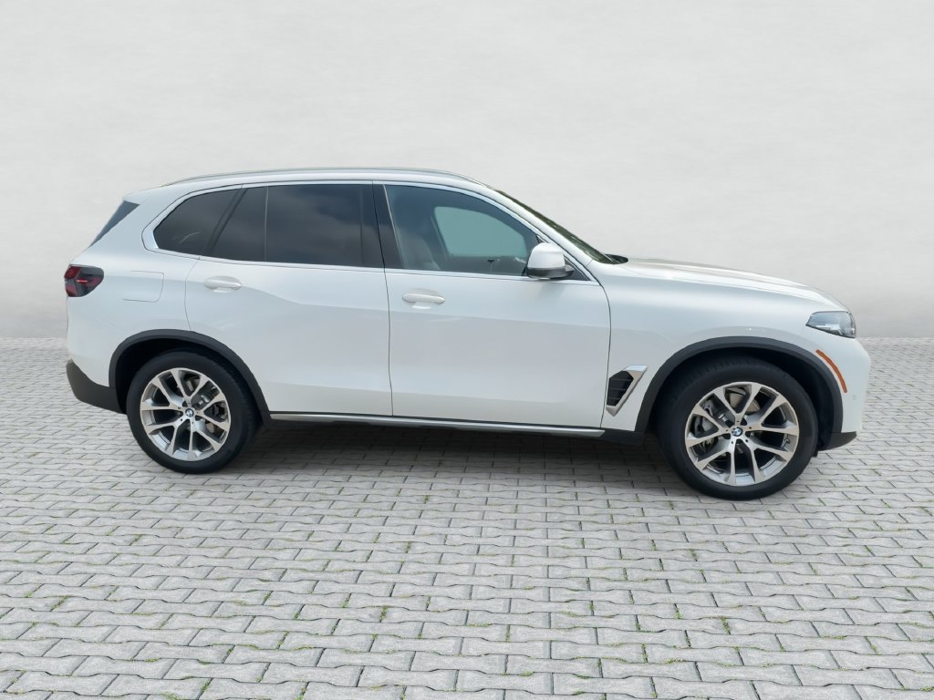 Used 2024 BMW X5 xDrive40i w/ Climate Comfort Package AWD/4WD image 9