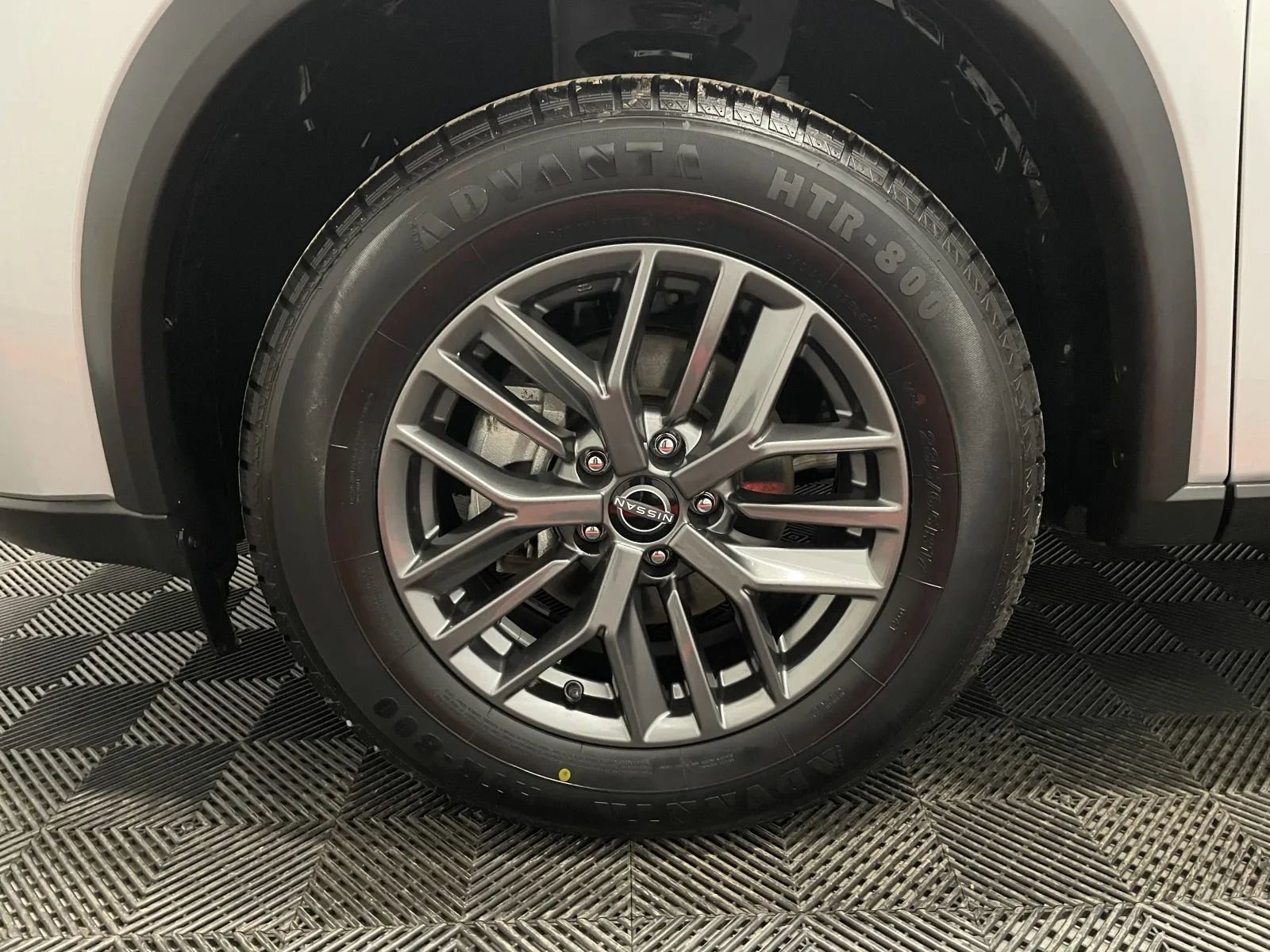 Used 2024 Nissan Rogue S FWD image 10