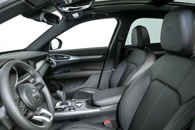 New 2026 Alfa Romeo Stelvio Sprint AWD/4WD image 2