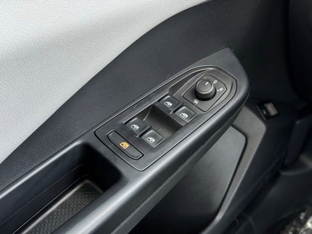 Used 2023 Volkswagen Taos SE image 32