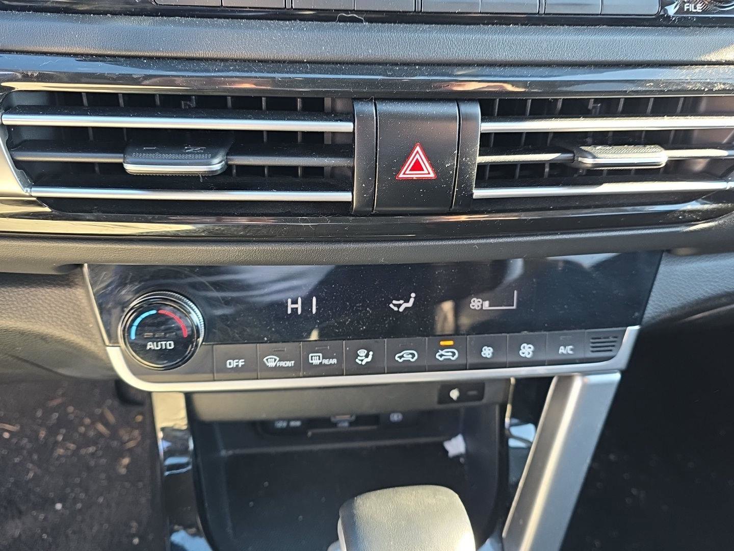 Used 2023 Kia Seltos SX image 19