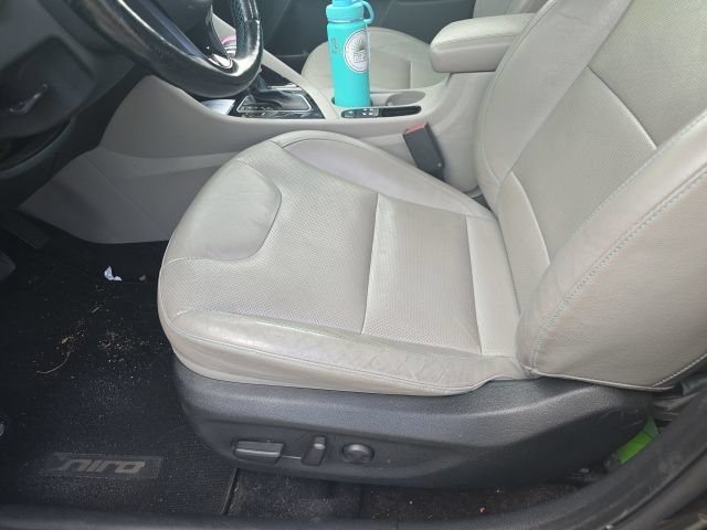 Used 2019 Kia Niro Touring FWD image 8