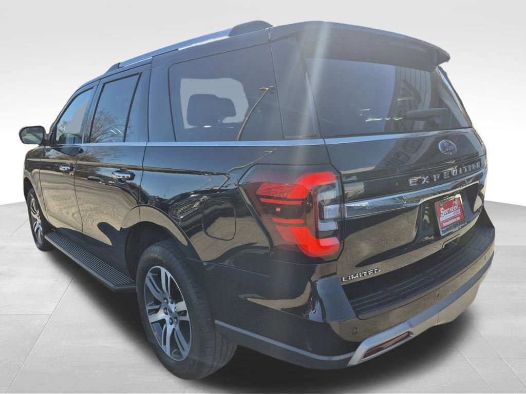 Used 2024 Ford Expedition Limited image 4