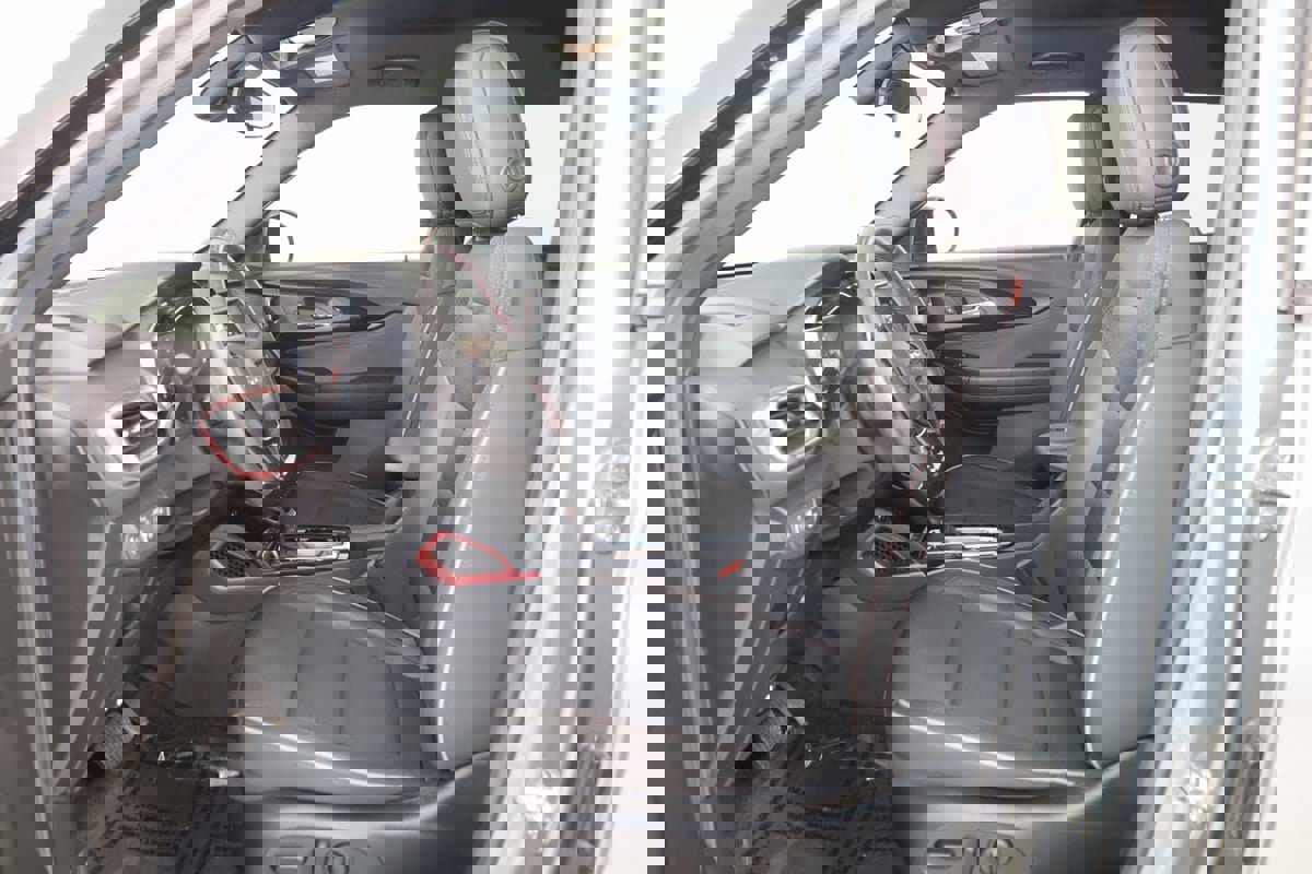 Used 2023 Chevrolet TrailBlazer RS image 10