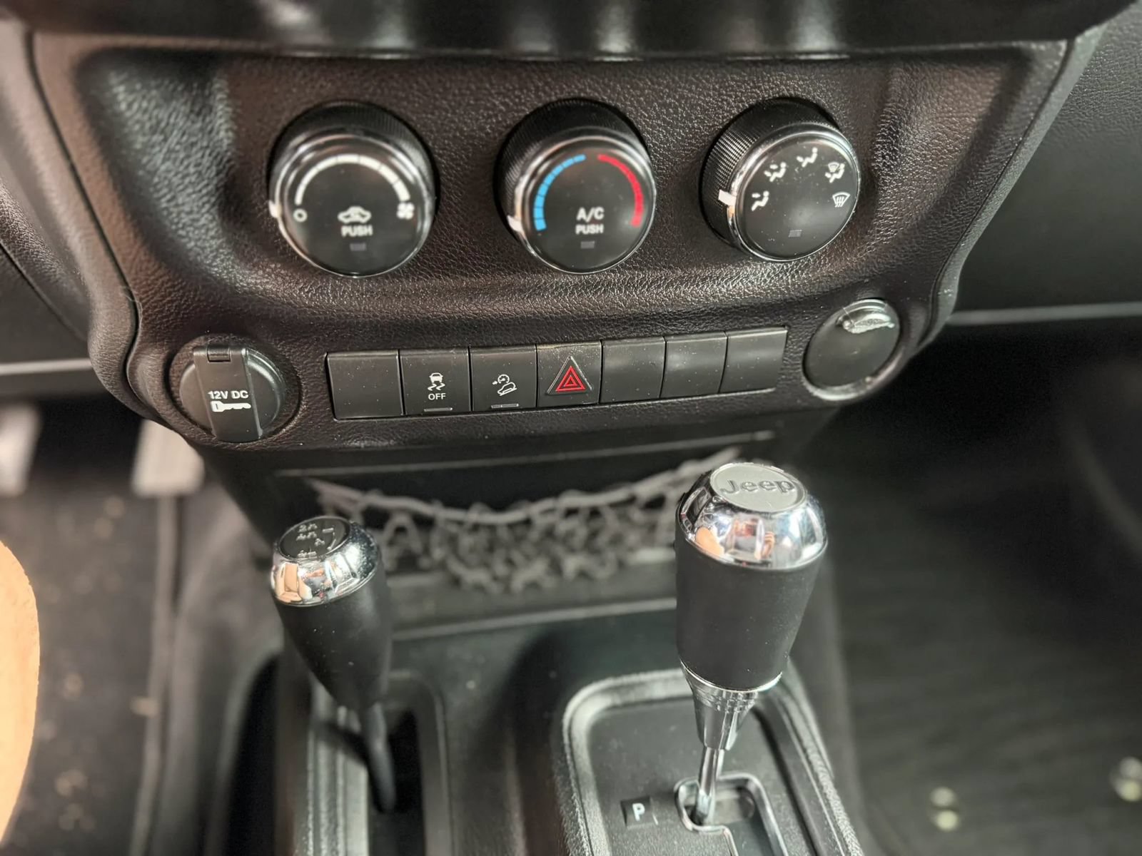 Used 2018 Jeep Wrangler Sport AWD/4WD image 15