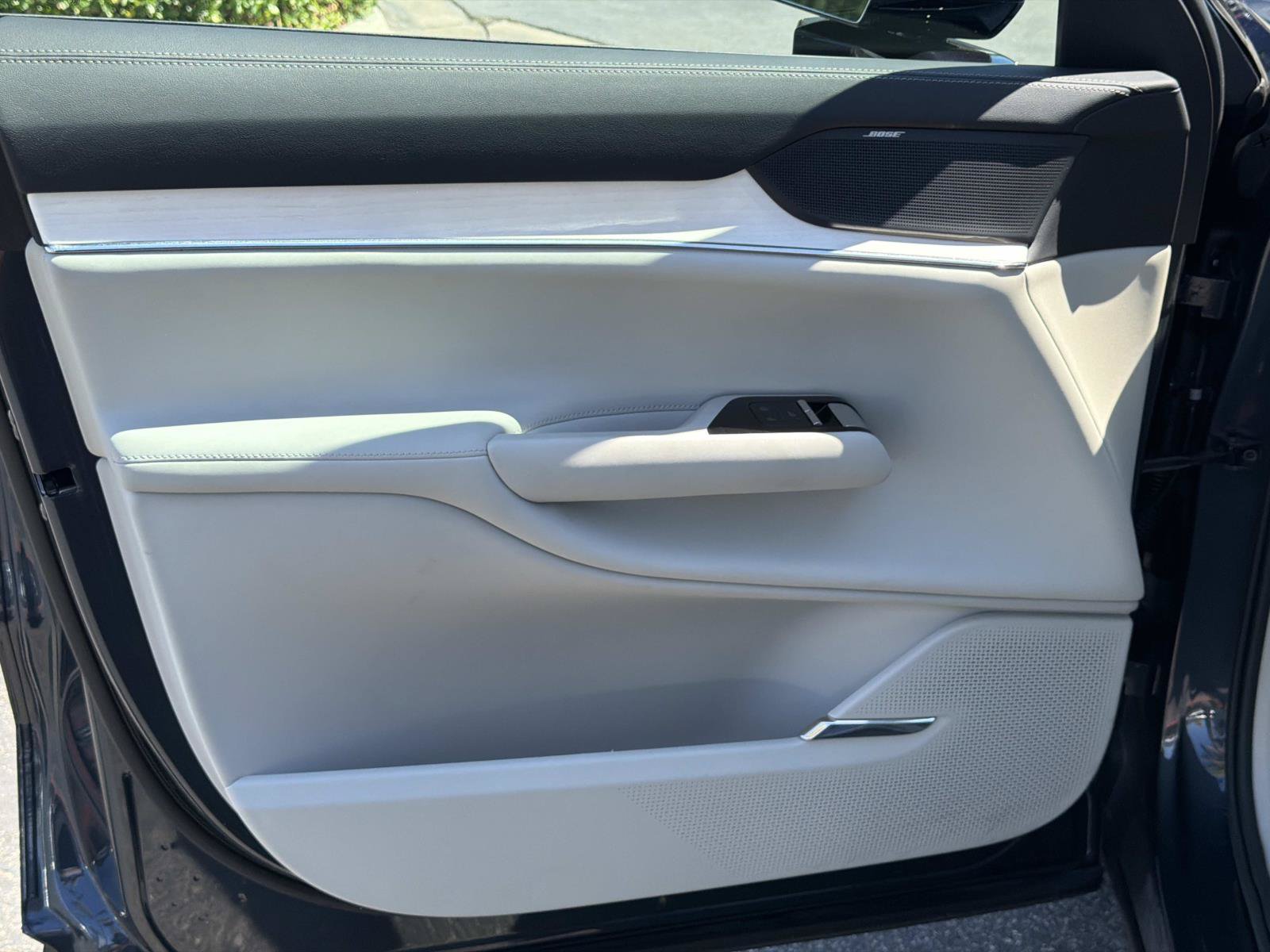 Certified 2025 Volvo EX90 Plus AWD/4WD image 14