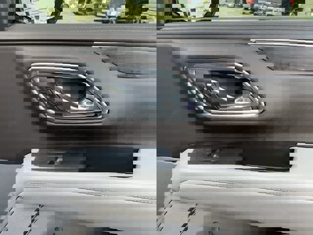 Used 2024 Chevrolet Tahoe Z71 w/ Luxury Package AWD/4WD image 20