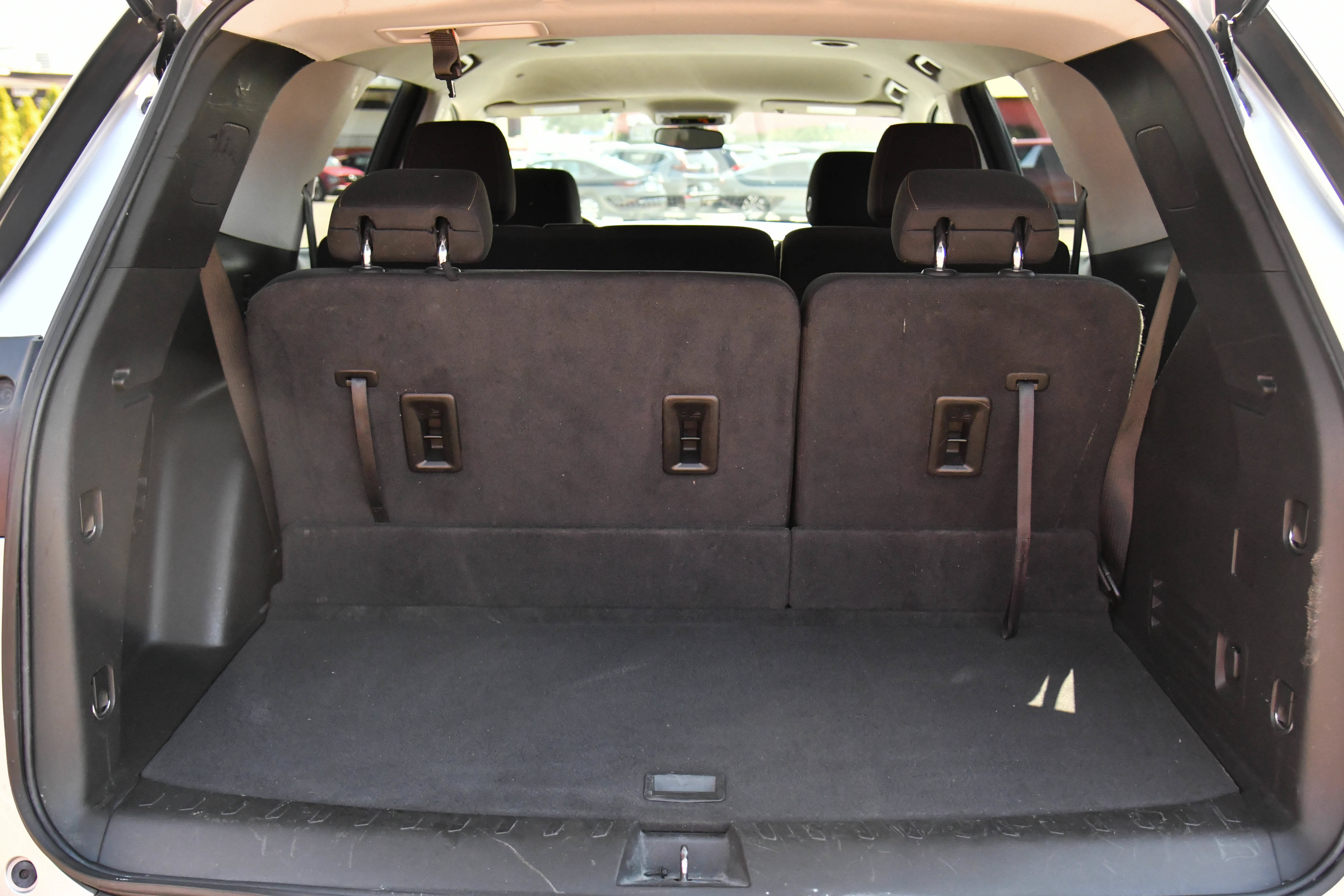 Used 2021 Chevrolet Traverse LS FWD image 38
