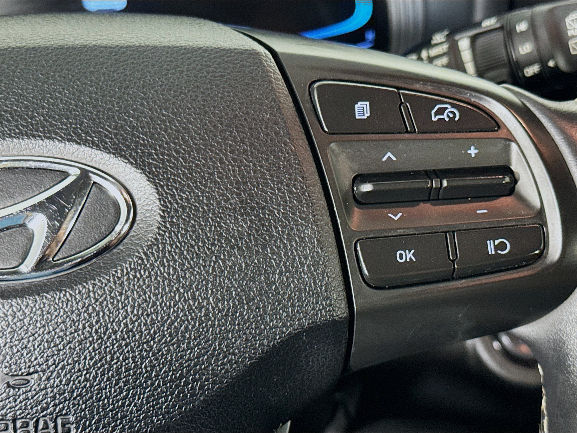 Used 2026 Hyundai Venue SEL FWD image 13