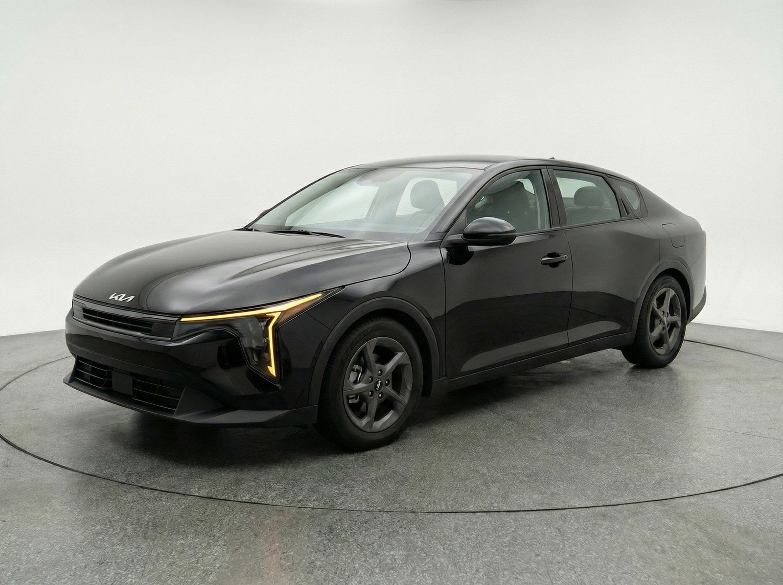 Used 2025 Kia K4 LXS image 3