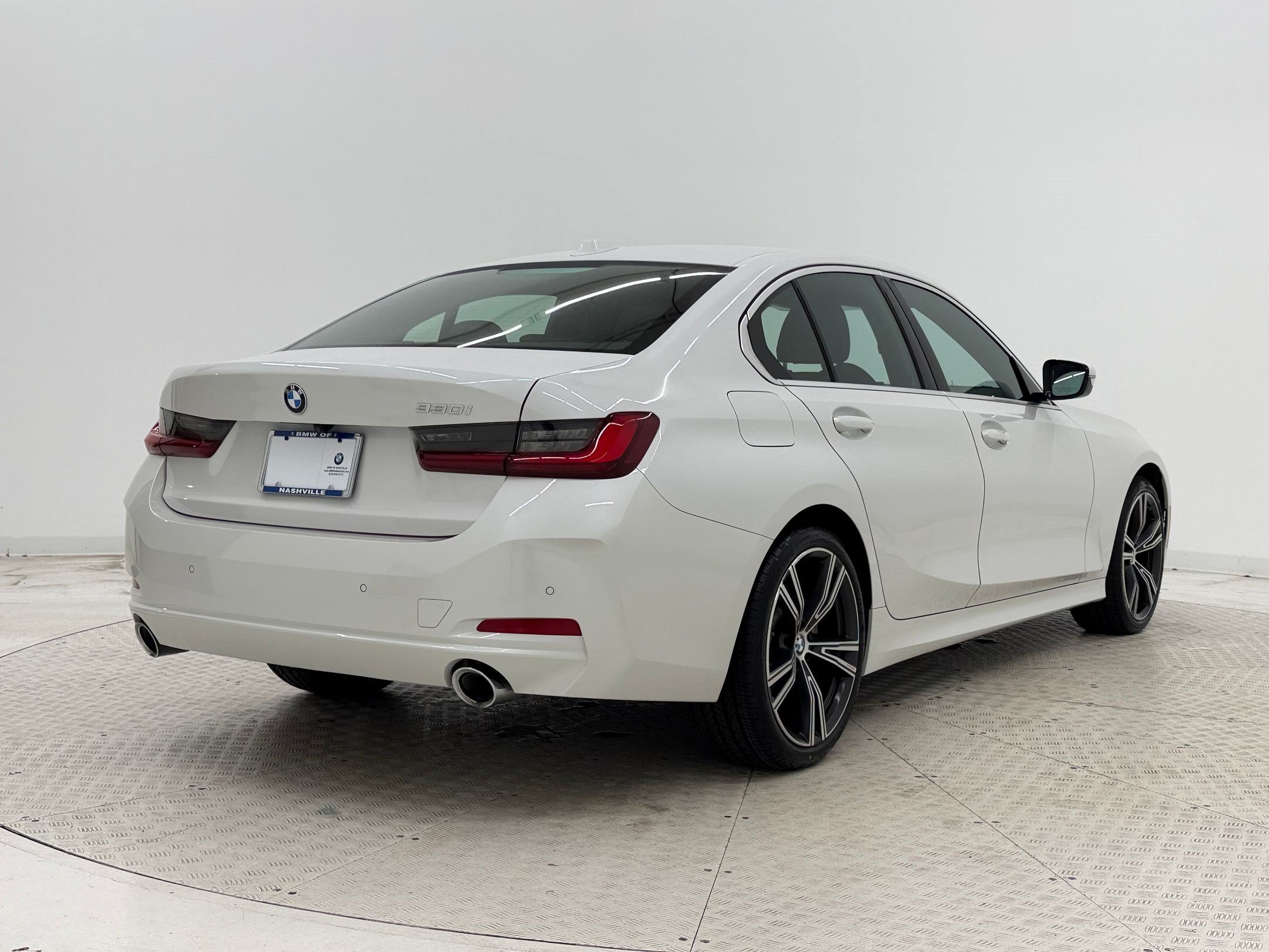 Certified 2024 BMW 330i Sedan w/ Convenience Package RWD image 9
