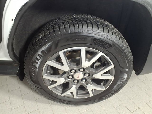 Used 2020 GMC Acadia SLE w/ Driver Convenience Package image 16