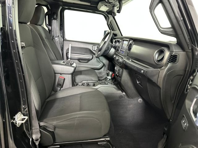 Used 2023 Jeep Wrangler Unlimited w/ Sun & Screen Package image 28