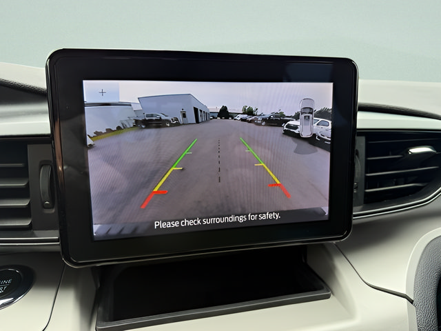 Used 2023 Ford Explorer XLT AWD/4WD image 11