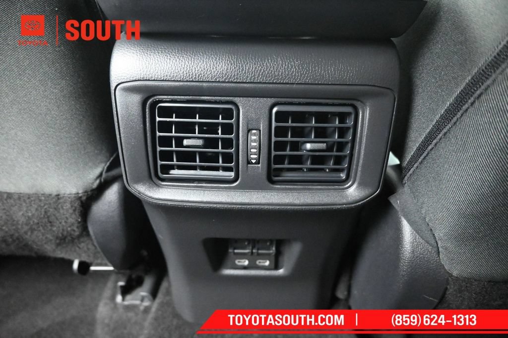 Used 2025 Toyota RAV4 XLE AWD/4WD image 25