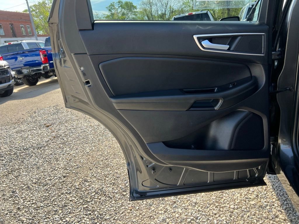 Used 2020 Ford Edge SEL w/ Convenience Package AWD/4WD image 15