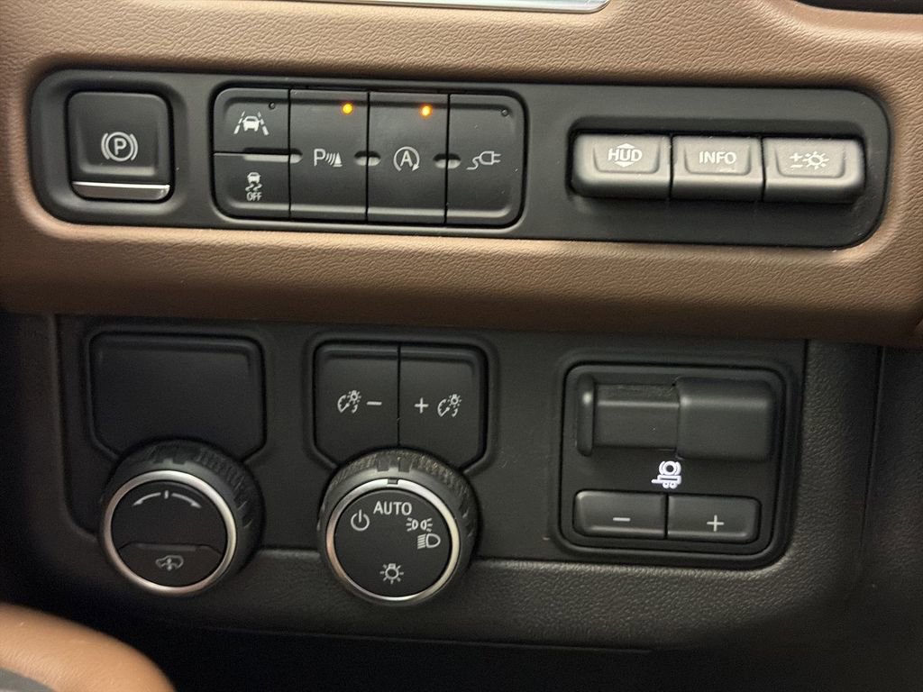 Used 2021 Chevrolet Tahoe High Country RWD image 18