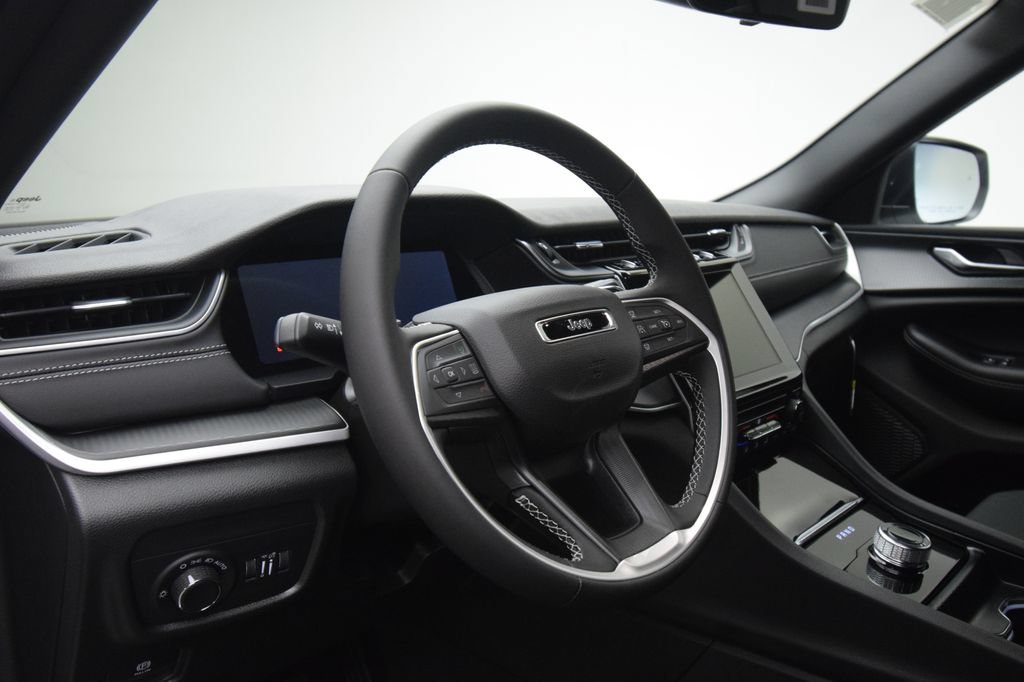 New 2026 Jeep Grand Cherokee L Laredo AWD/4WD image 29
