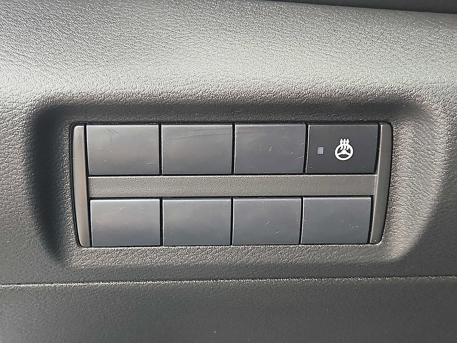 Used 2023 Nissan Kicks SR w/ SR Premium Package FWD image 22