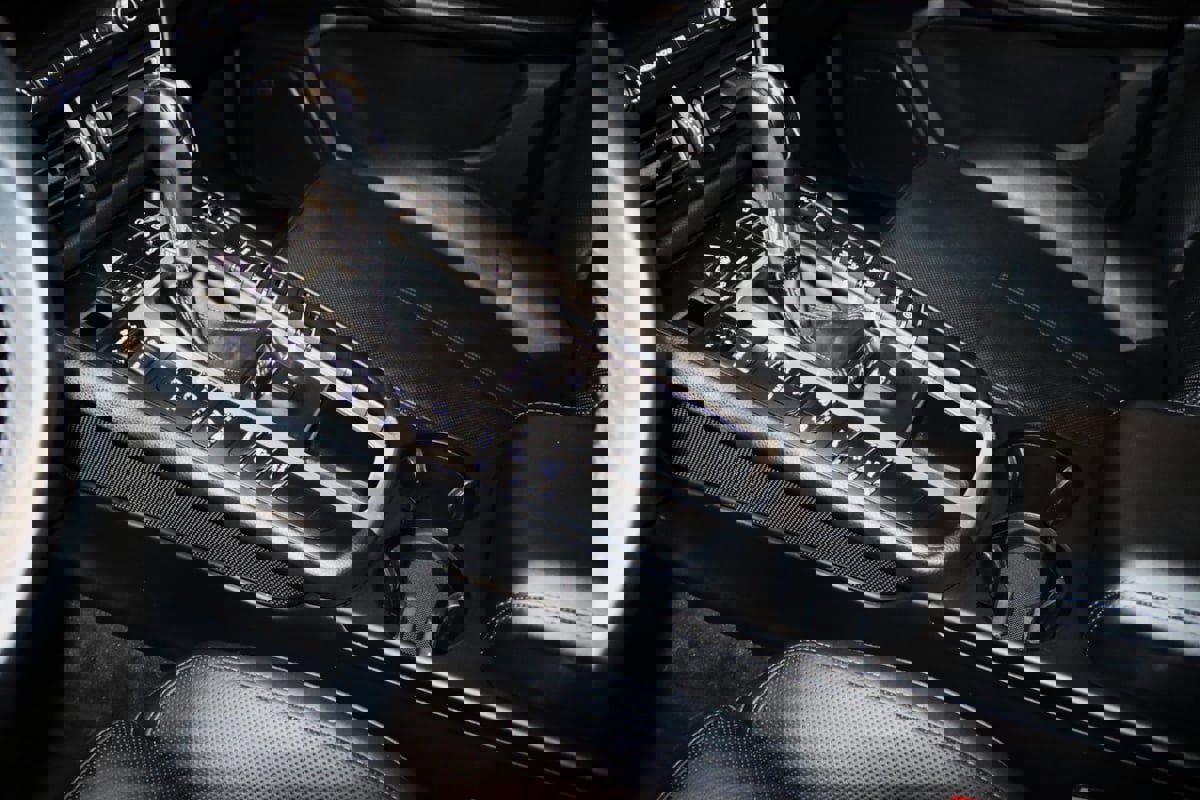 Used 2020 Porsche Macan image 44