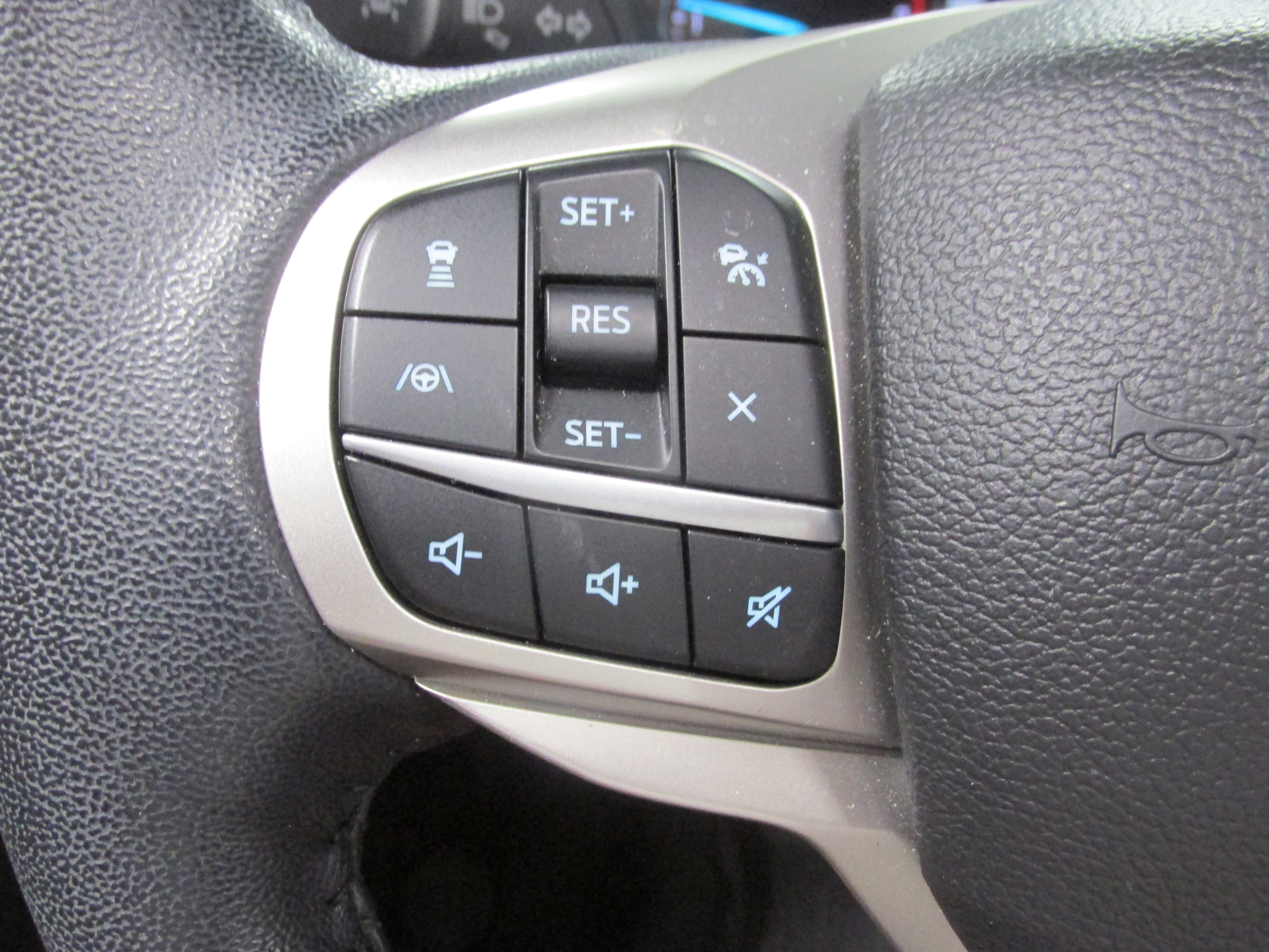 Used 2022 Ford Explorer XLT w/ Equipment Group 202A image 36