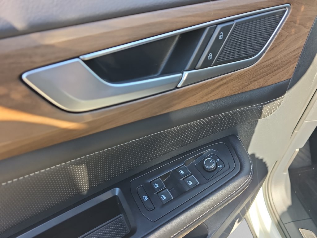 Used 2024 Volkswagen Atlas SE FWD image 24