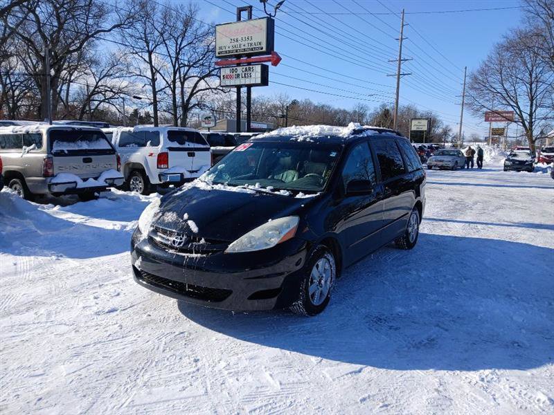 Used 2009 Toyota Sienna XLE image 3