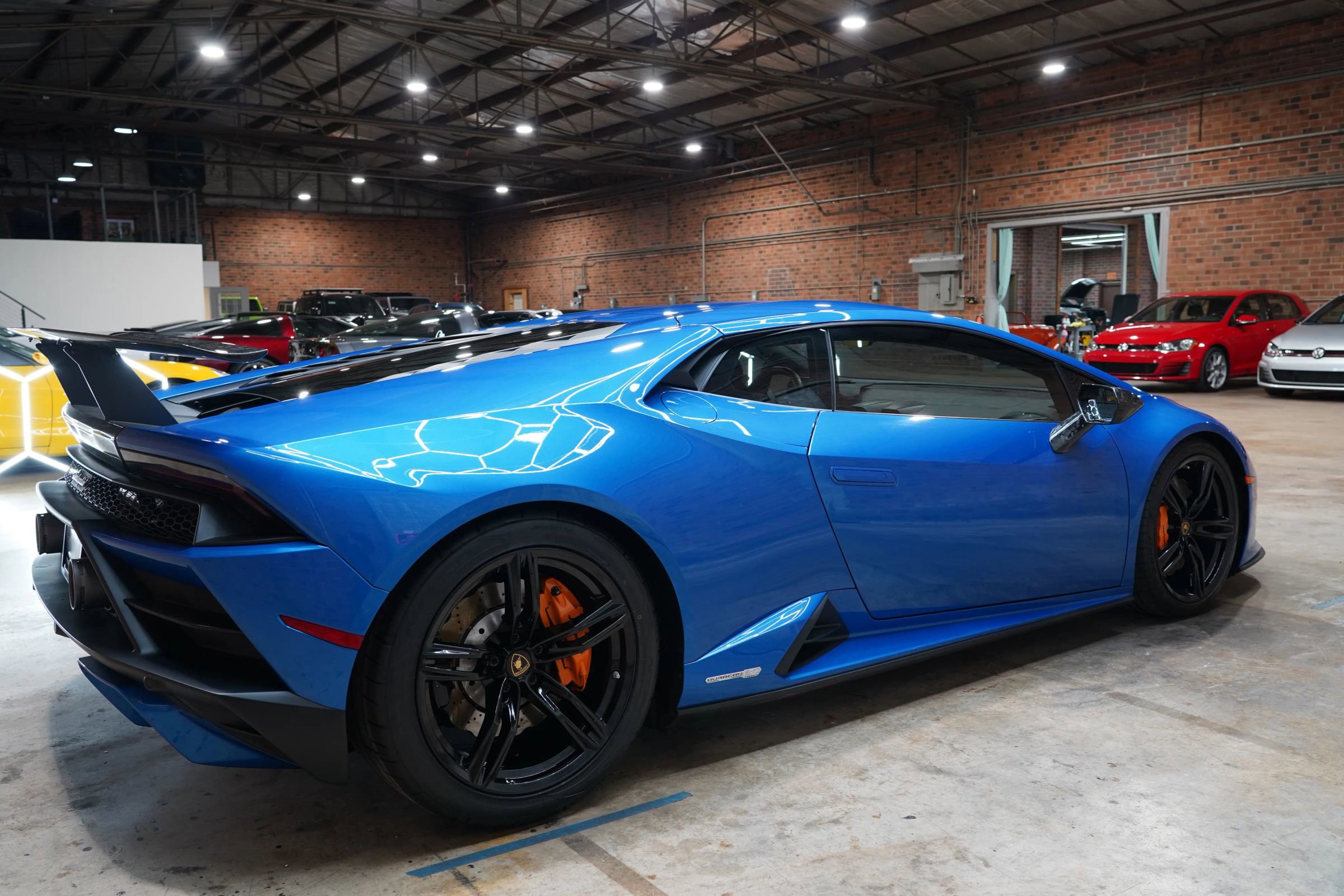 Used 2020 Lamborghini Huracan EVO image 18