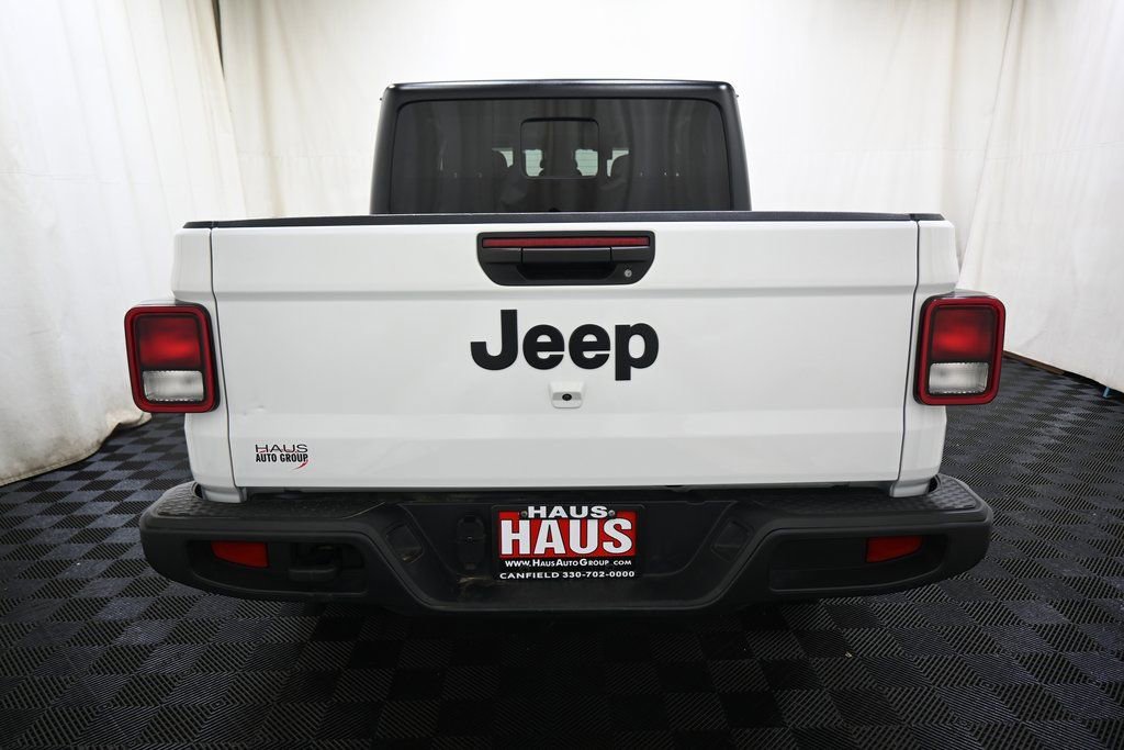 Used 2025 Jeep Gladiator Sport image 8