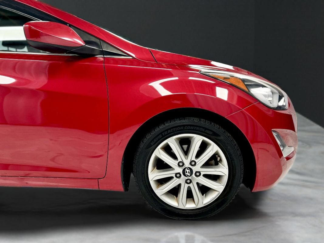 Used 2015 Hyundai Elantra SE w/ Option Group 03 FWD image 16