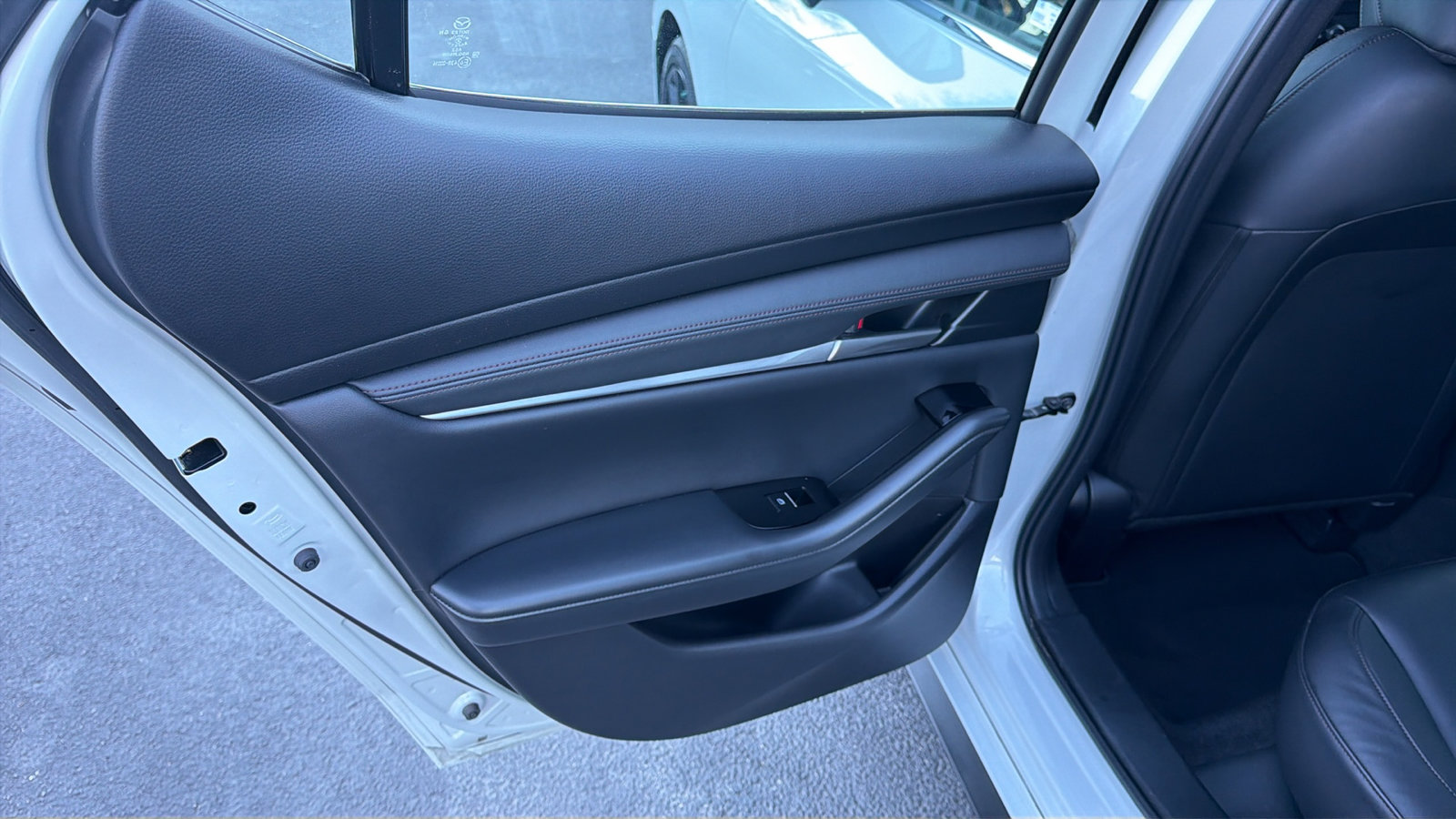 Certified 2025 MAZDA MAZDA3 s Sport image 16