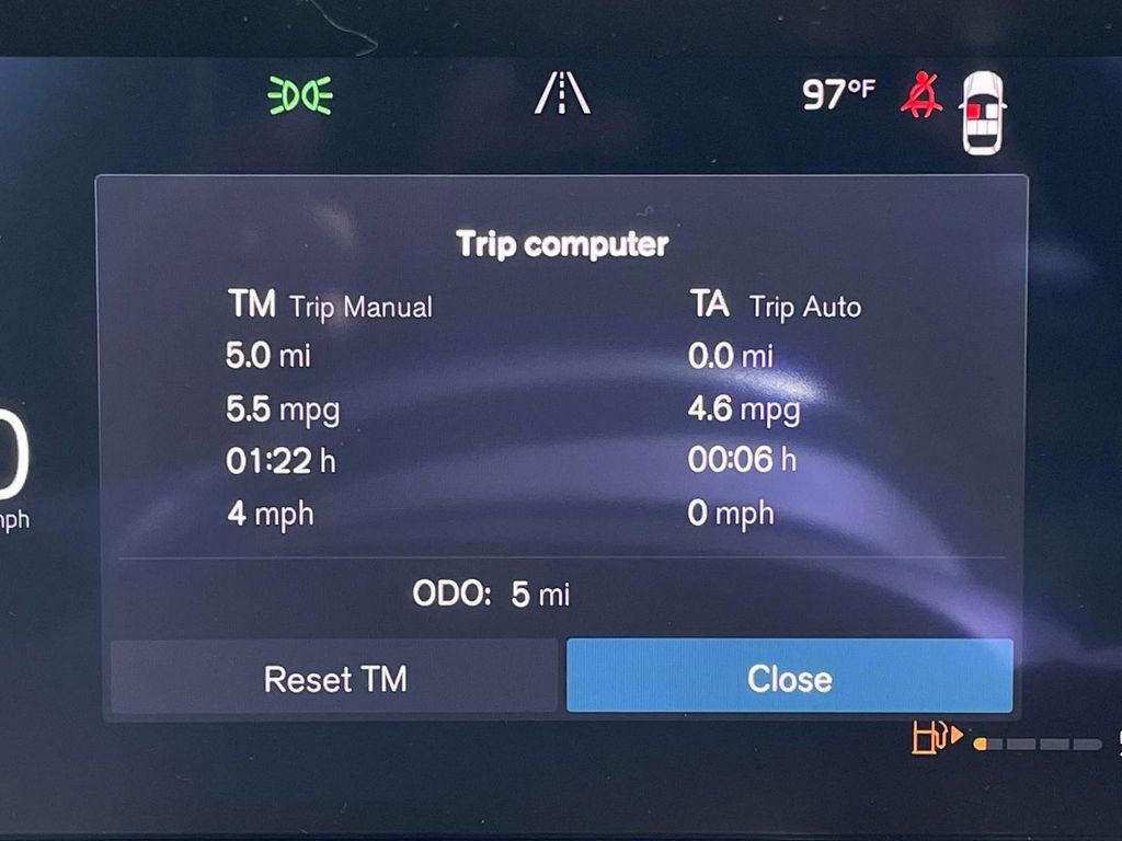 New 2026 Volvo XC60 B5 Plus w/ Protection Package Premier image 18