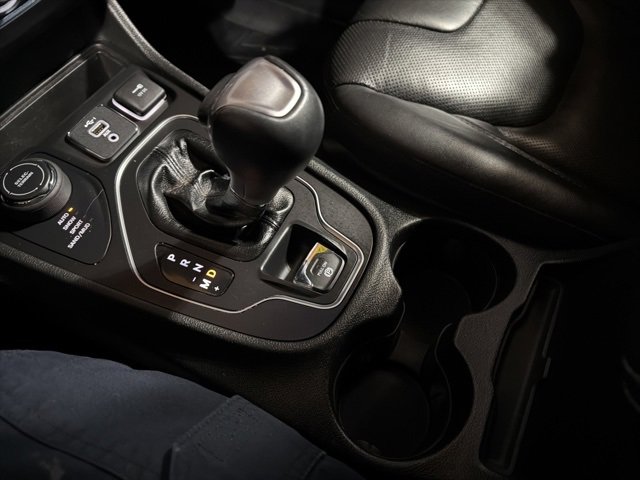 Used 2021 Jeep Cherokee Latitude Lux w/ Comfort/Convenience Group image 32