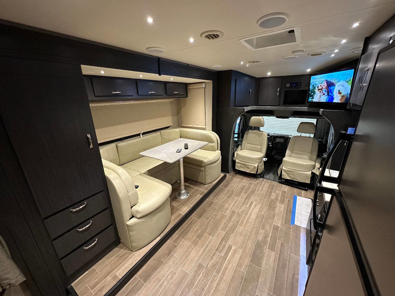 Used 2017 Mercedes-Benz Sprinter 3500 image 5