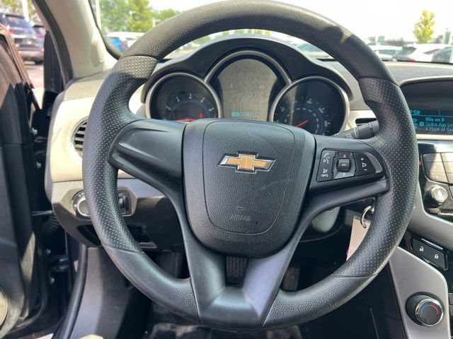 Used 2014 Chevrolet Cruze LS FWD image 13