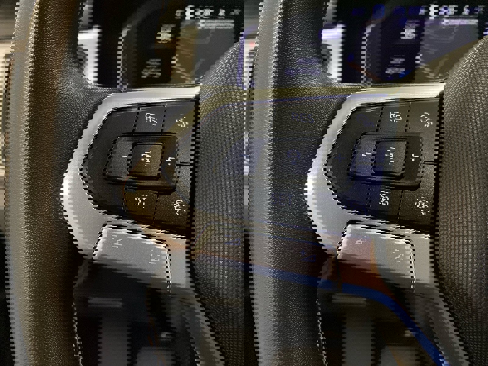 Used 2023 Volkswagen Atlas Cross Sport SEL image 21