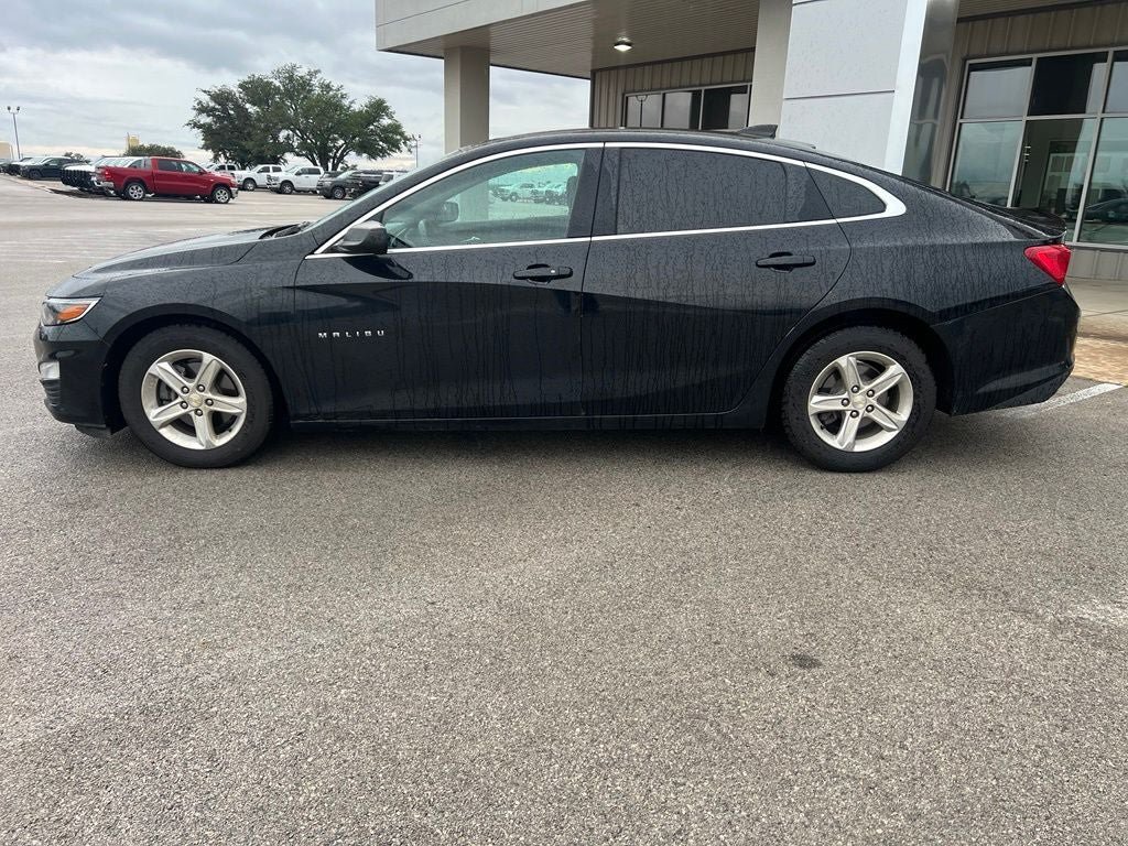 Used 2020 Chevrolet Malibu LS FWD image 2