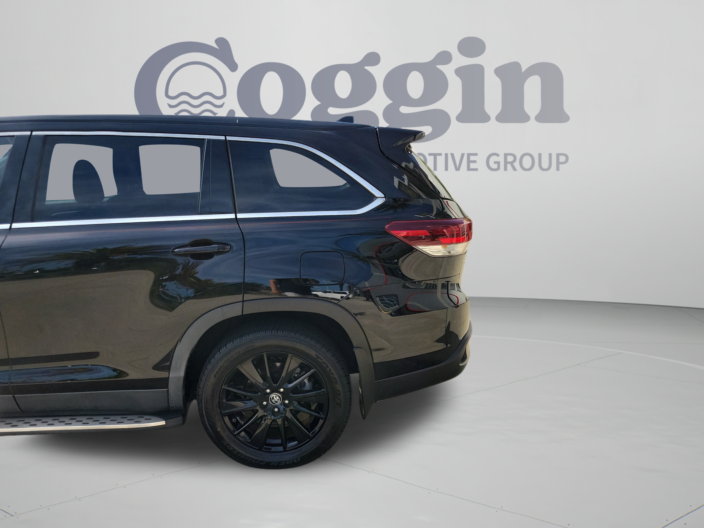 Used 2019 Toyota Highlander SE FWD image 30