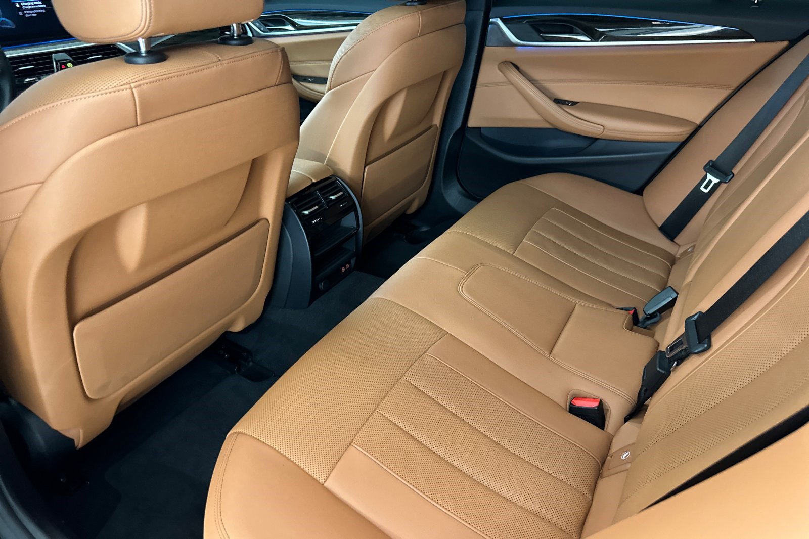 Certified 2023 BMW 530e w/ Convenience Package RWD image 26