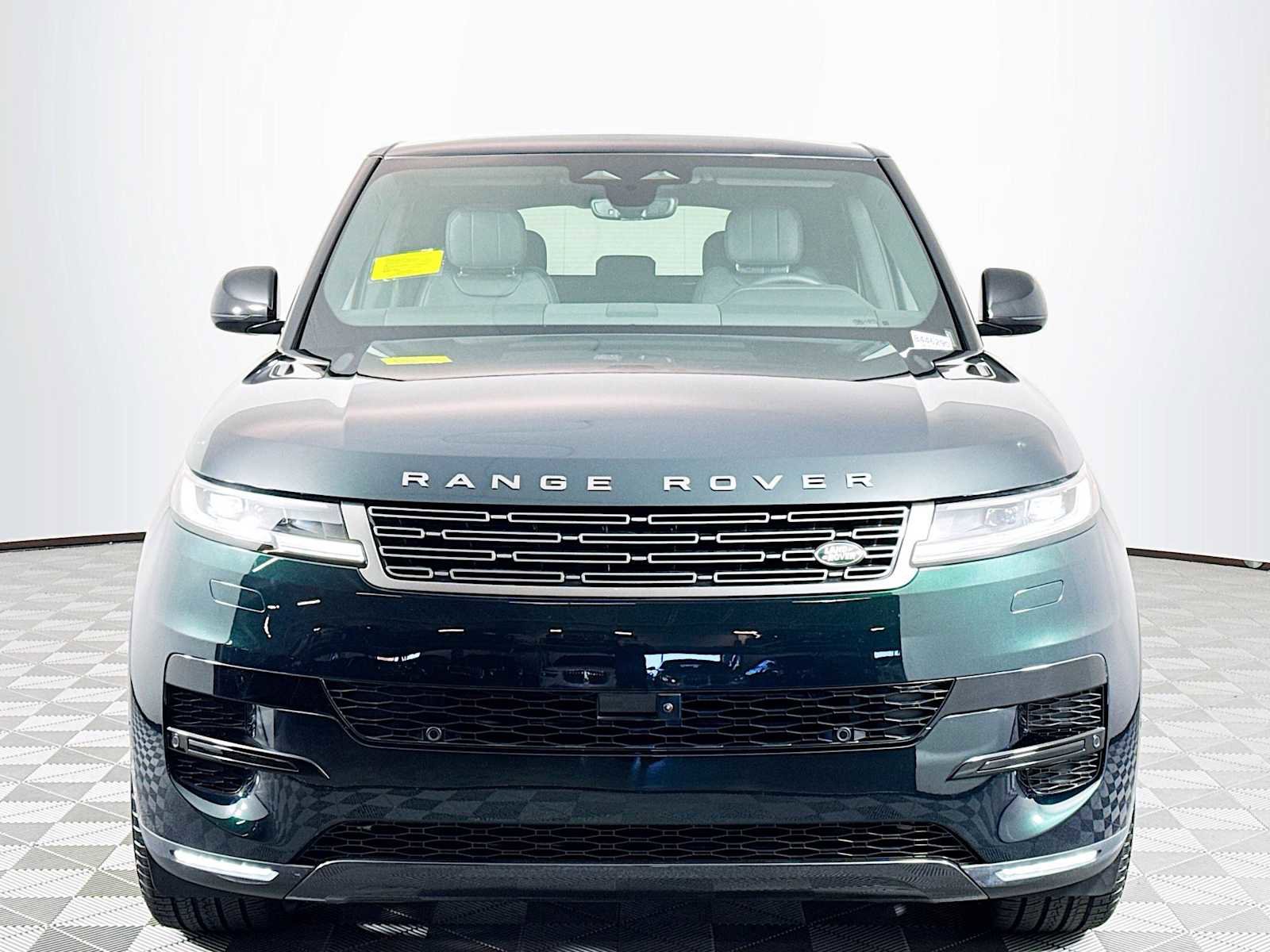 New 2025 Land Rover Range Rover Sport SE image 2