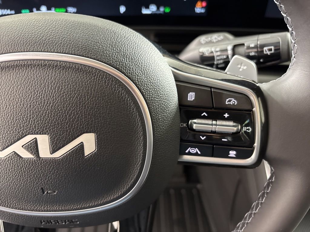 New 2026 Kia Carnival SX FWD image 31