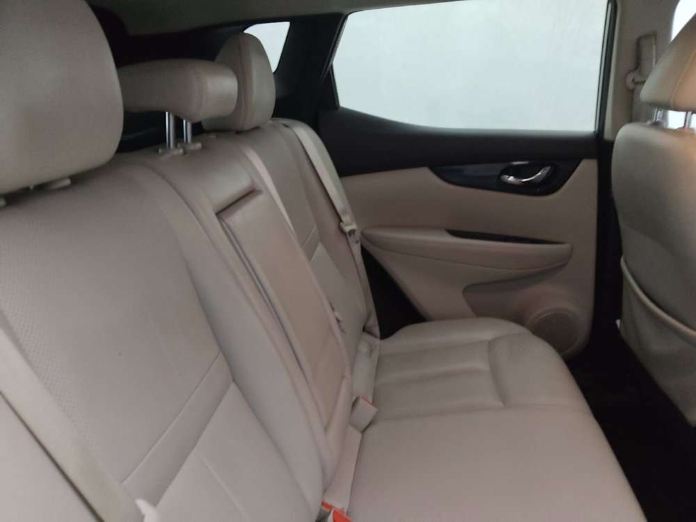 Used 2019 Nissan Rogue Sport SL w/ Premium Package FWD image 19