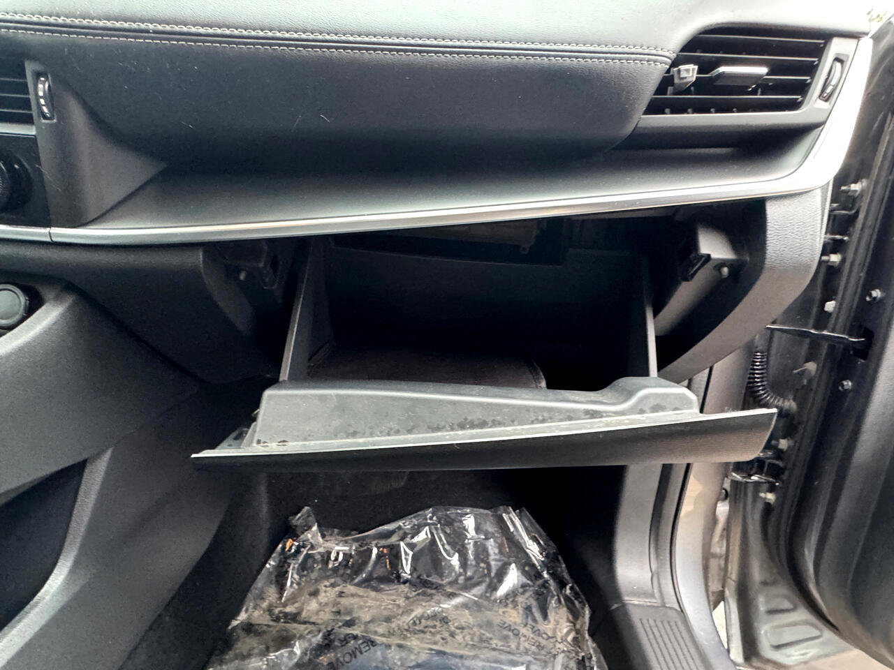 Used 2021 Nissan Rogue S image 32