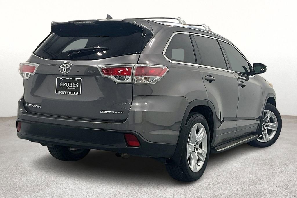 Used 2016 Toyota Highlander Limited Platinum image 2