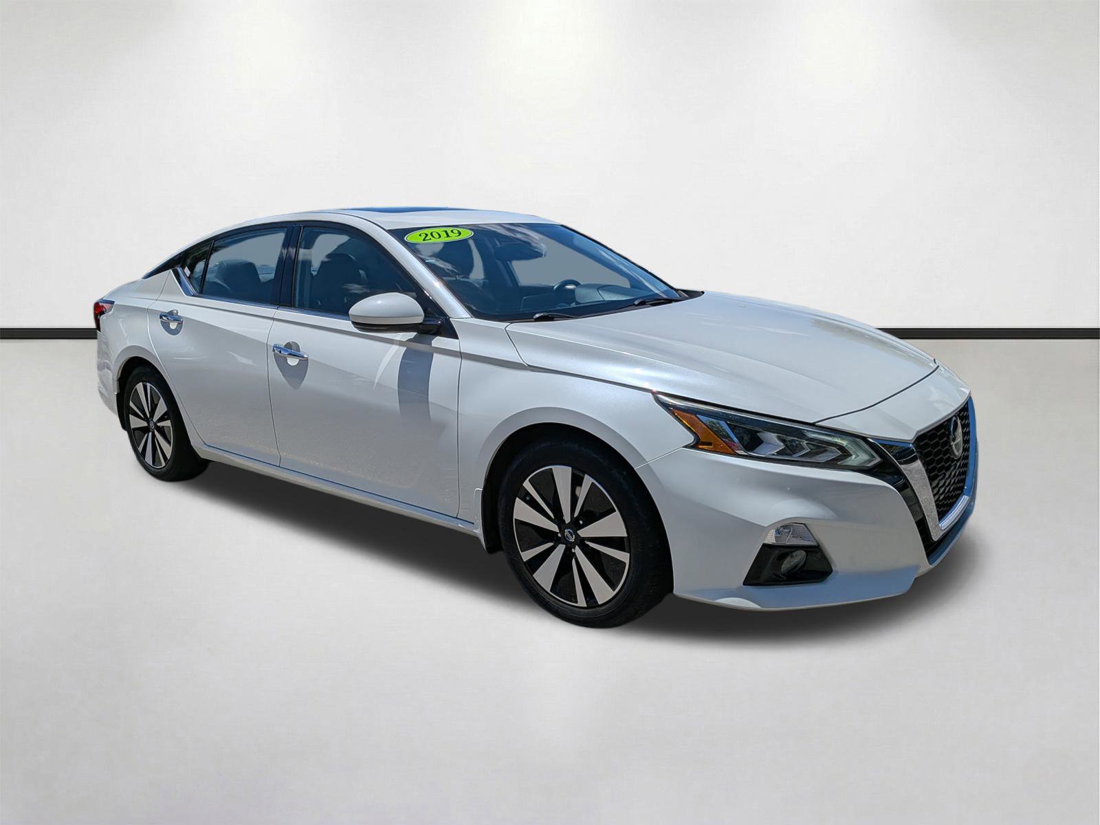 Used 2019 Nissan Altima 2.5 SV FWD image 2