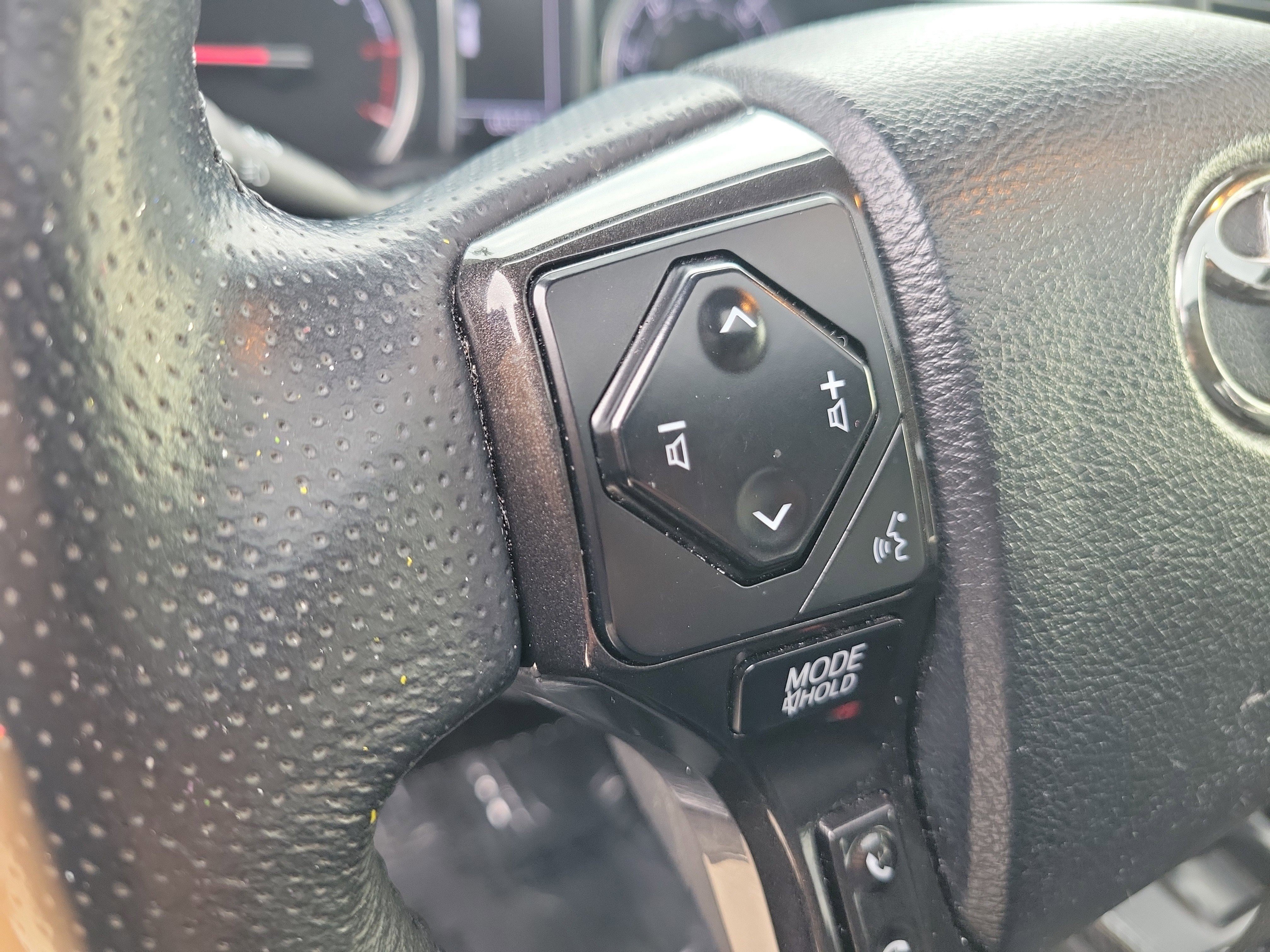 Used 2021 Toyota 4Runner TRD Off-Road Premium w/ Moonroof Package AWD/4WD image 27