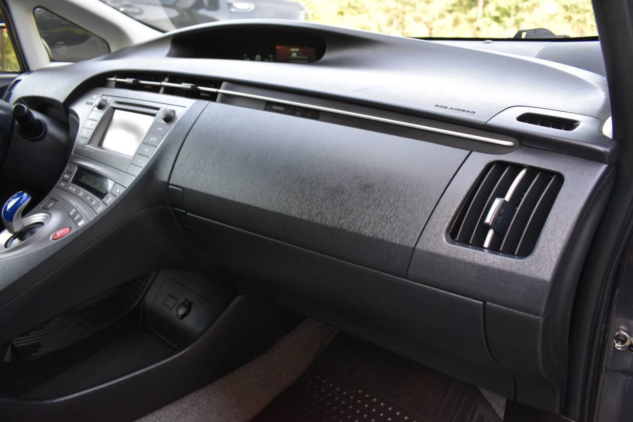 Used 2013 Toyota Prius Three image 23