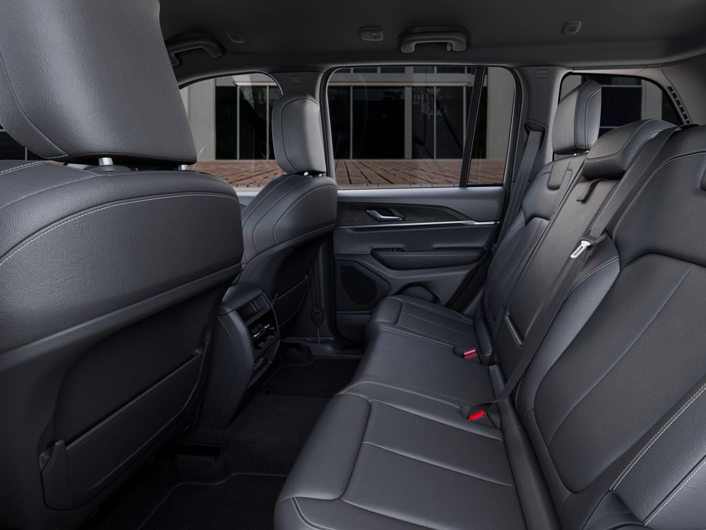 New 2025 Jeep Grand Cherokee Limited w/ Black Appearance Package image 23